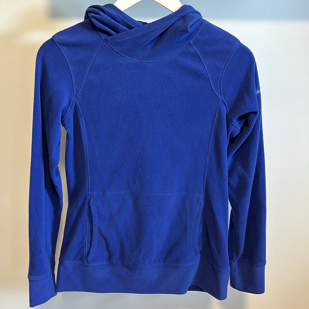 Columbia fleece pullover.